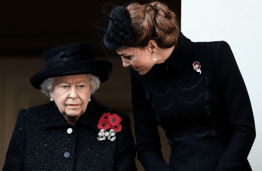 Jetzt ist es Kates Aufgabe, neben der Queen den Ruf des Königshauses wiederherzustellen.