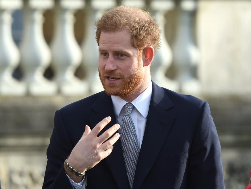 Große Veränderungen: Anfang 2020 schockten Prinz Harry und Herzogin Meghan damit, als hochrangige Mitglieder der britischen Königsfamilie zurücktreten und finanziell unabhängig werden zu wollen. Doch auch äußerlich hat sich der Royal verändert, denn die rote Haarpracht wird langsam, aber sicher dünner ...