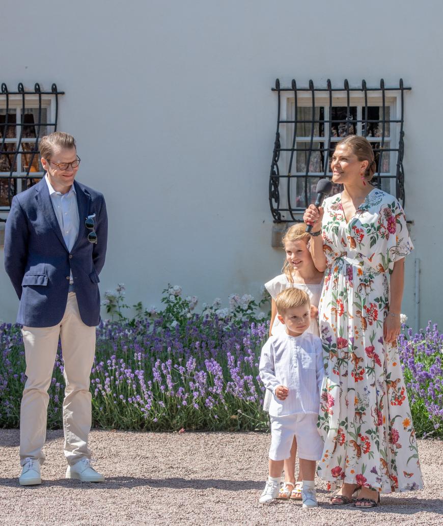 Auch die schwedischen Mini-Royals, Estelle und Oscar, müssen mit dem Druck der Öffentlichkeit umgehen.