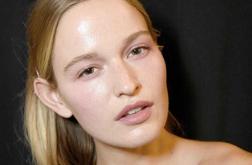 Natürlichkeit wird diesen Frühling groß geschrieben. Statt Foundations setzen wir daher auf leichte BB Creams.