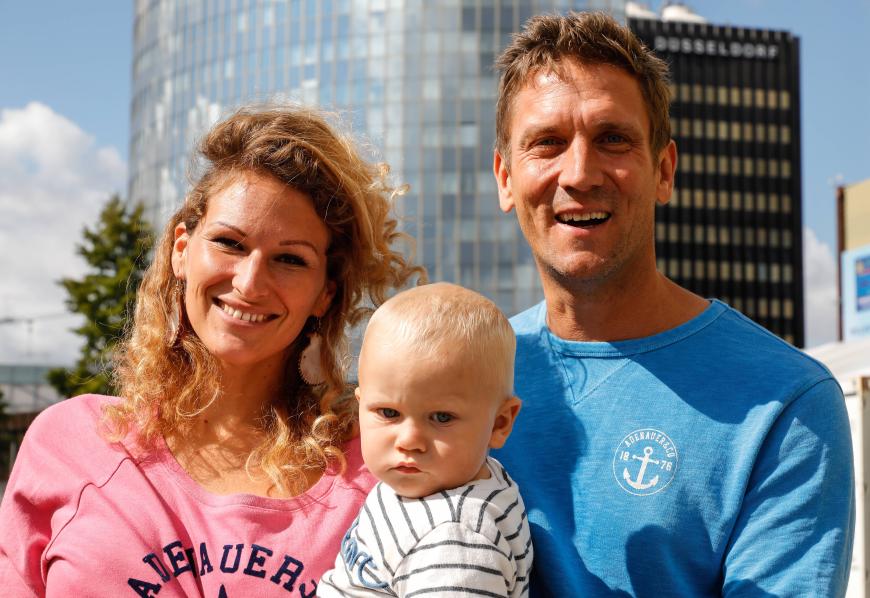 Das Paar hat zwei Kinder: Söhnchen Emil-Ocean (auf dem Foto) und Töchterchen Yoko, die im Juli 2019 zur Welt kam.