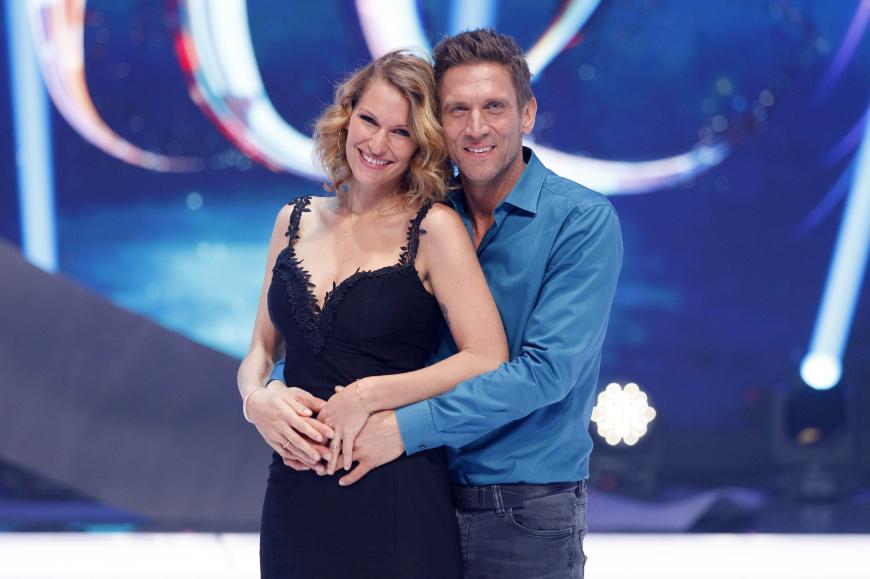 Offiziell sind Janni Hönscheid und Peer Kusmagk seit Juni 2016 ein Paar.