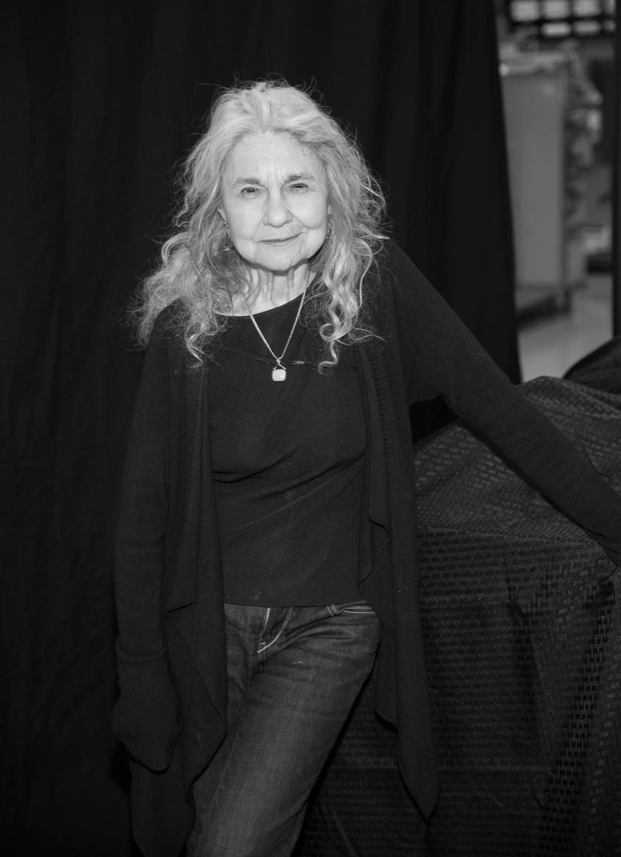 Am 14. Februar verstarb US-Schauspielerin Lynn Cohen im Alter von 86 Jahren in New York. Als streng gläubige, mütterliche Haushälterin Magda spielte sie sich in die Herzen der