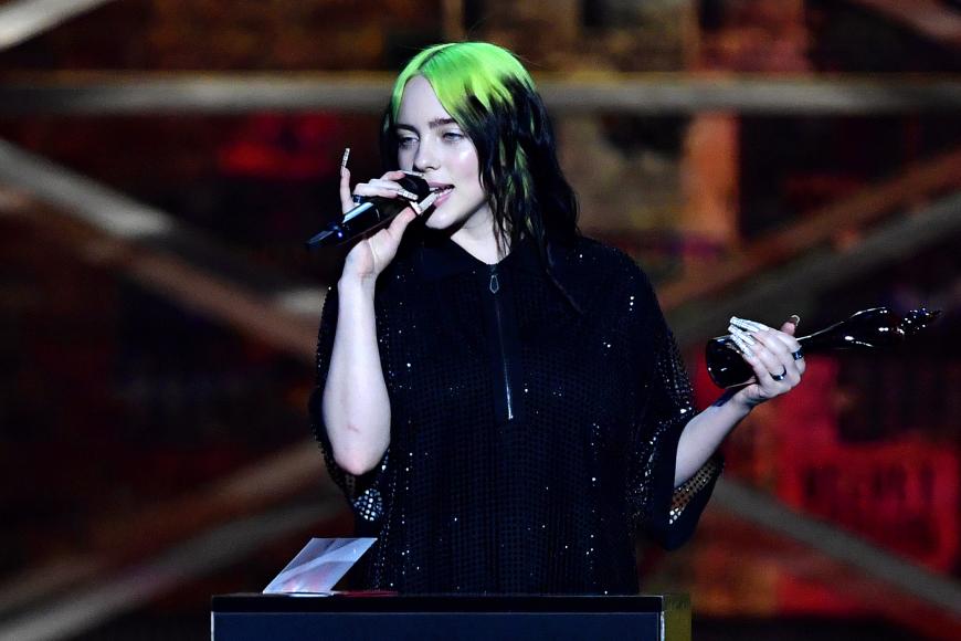 Billie Eilish gehört - schon wieder - zu den Abräumern des Abends: Für die Performance ihres James-Bond-Songs