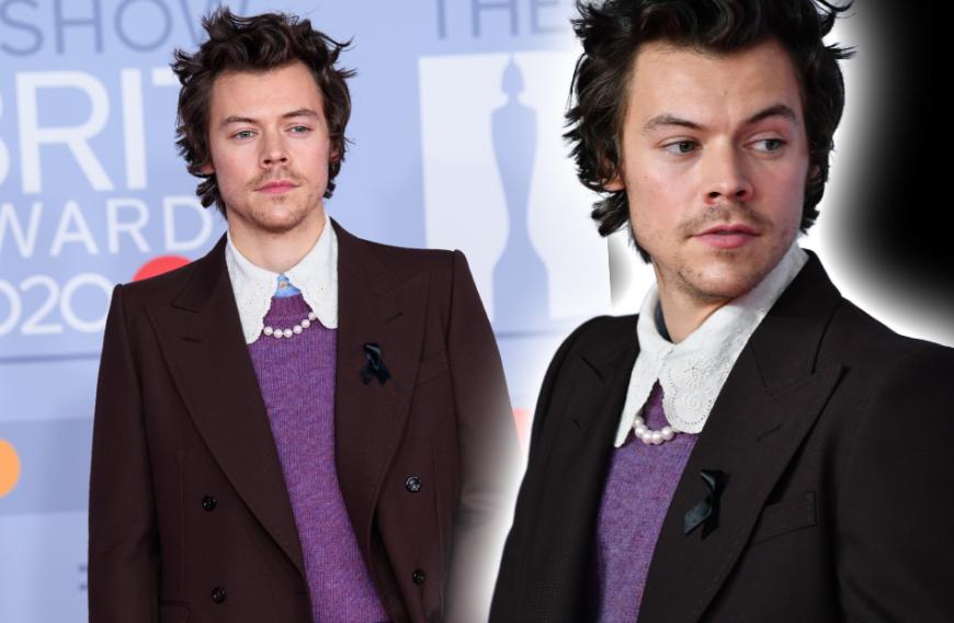 Rührende Erinnerung: Harry Styles gedachte seiner Ex-Freundin Caroline Flack (†40) mit einer schwarzen Schleife am Revers. Der Sänger und die Moderatorin, die sich am 15. Februar das Leben genommen haben soll, waren 2011 für knapp drei Monate ein Paar. Die Beziehung sorgte damals für Schlagzeilen, weil Harry zu dem Zeitpunkt erst 17 war und Caroline bereits 31.