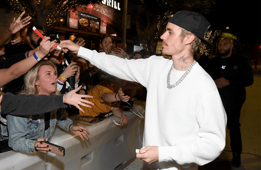 Justin Bieber überraschte mit einem rührenden Auftritt ...