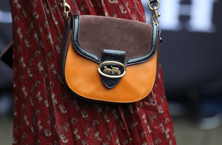 Ein weiteres Must-have für den Frühling: Saddle Bags.