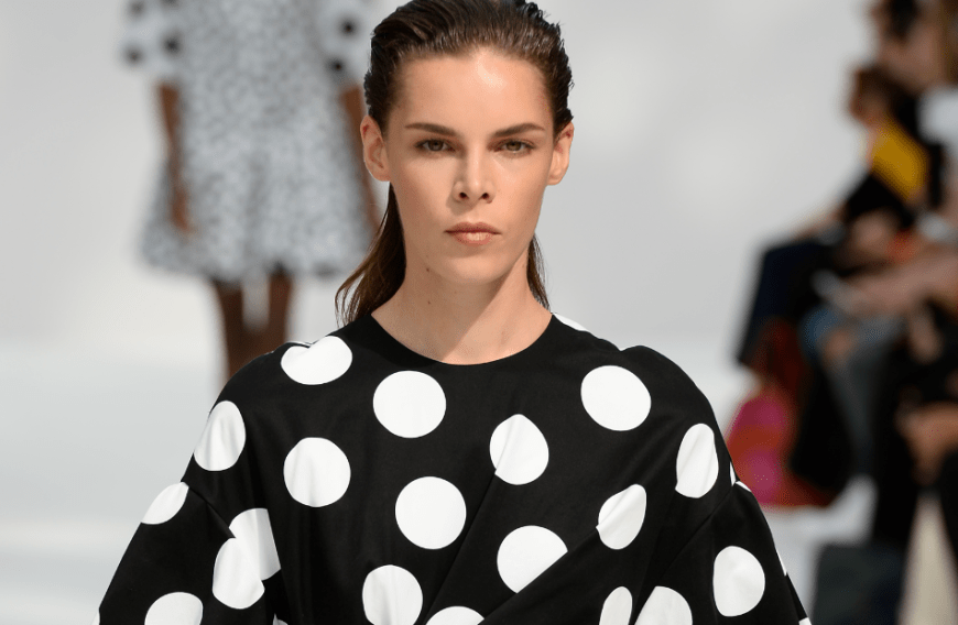 Punkte gelten diese Saison als Trend-Muster. Vor allem Frauen ab 40 steht dieser Trend.