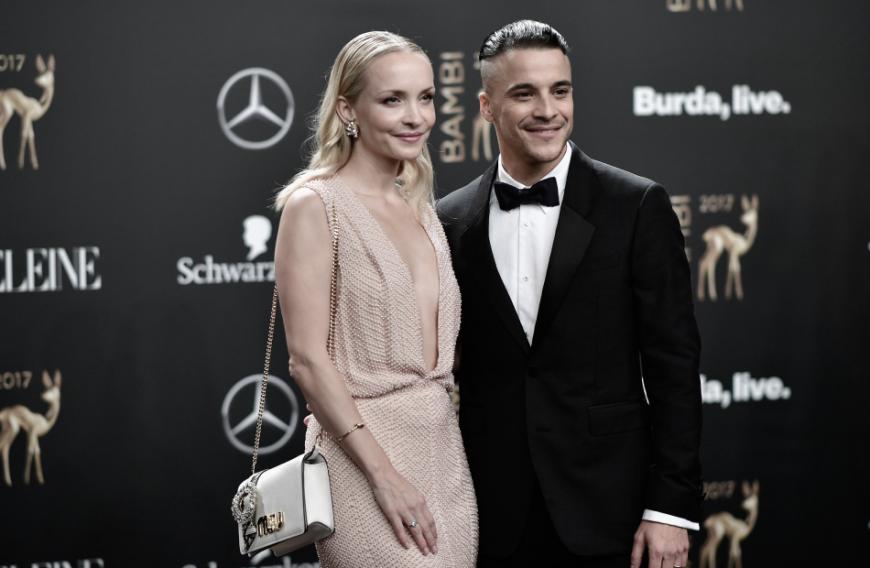 Nach ihrer Trennung von Kostja Ullmann sieht man die Blondine endlich wieder freudestrahlend.