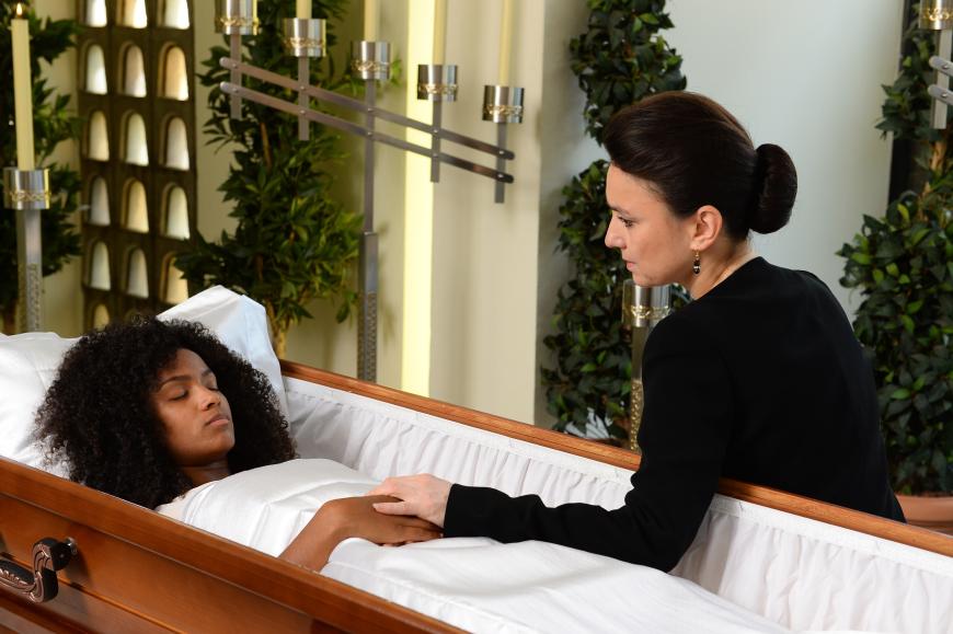 Ein Schock für Oma Simone, die den Tod ihrer Enkelin schwer verkraften kann.