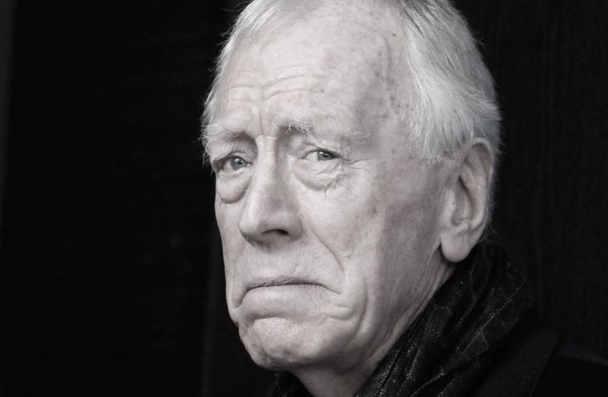 Große Trauer um Max von Sydow. Der schwedische Schauspieler ist am 8. März im Alter von 90 Jahren verstorben.