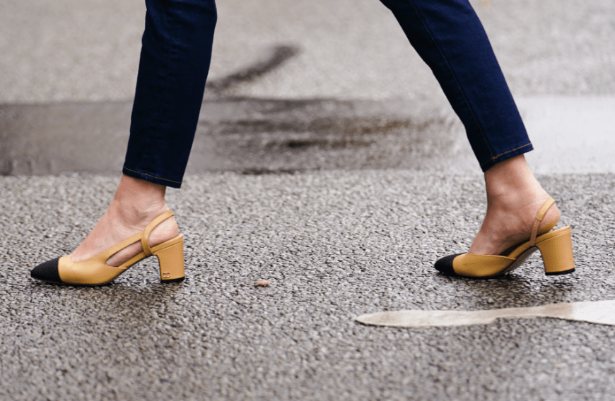 Slingbacks runden einfach jeden Frühlingslook ab und sehen sowohl zu Hosen als auch Röcken und Kleidern super-stylisch aus.
