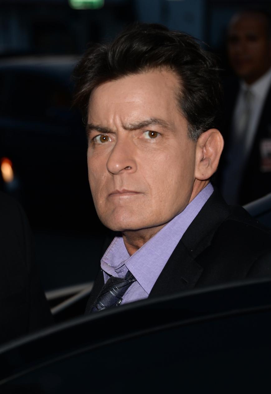 Charlie Sheen soll einen minderjährigen Schauspieler missbraucht haben.