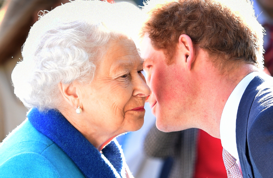Queen Elizabeth will ihren Lieblingsenkel Prinz Harry vor Meghan Markle beschützen. Sie soll von ihm die Trennung verlangt haben!
