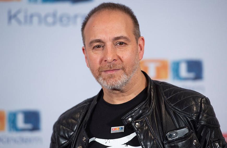 Während seine Familie in Kanada ist, sitzt der RTL-Star in Deutschland fest.