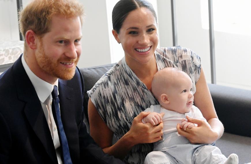 Weil sich Meghan und ihr Vater noch vor der royalen Hochzeit im Mai 2018 zerstritten und seither keinen Kontakt haben, durfte der 75-Jährige seinen Enkel bislang nicht sehen.