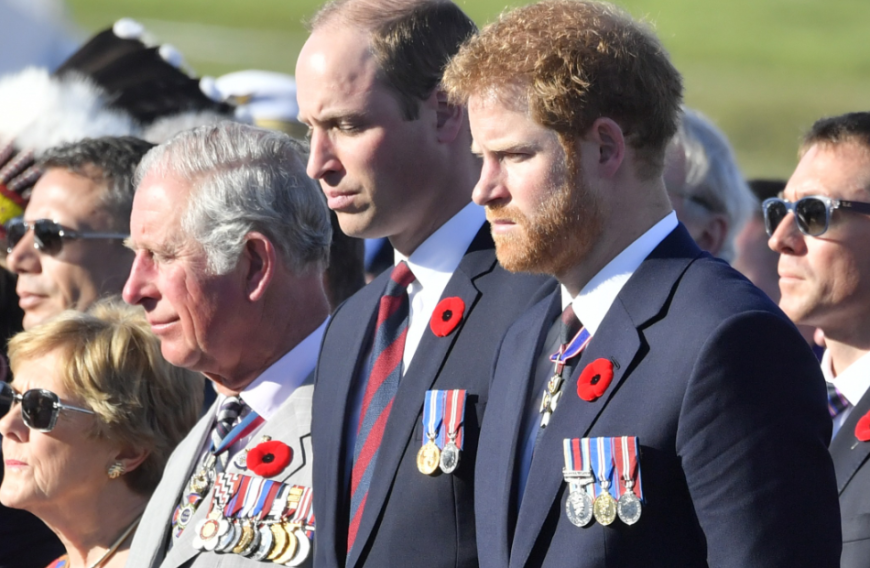 Große Sorge: Harry will seine Familie um Vater, Prinz Charles, und Bruder, Prinz William, in diesen schweren Zeiten nicht alleine lassen ...