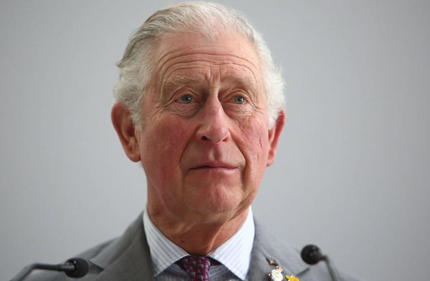 Die ehemalige Schauspielerin sei in Panik geraten, als sie erfahren habe, dass sich ihr Schwiegervater Prinz Charles mit Covid-19 infiziert habe.