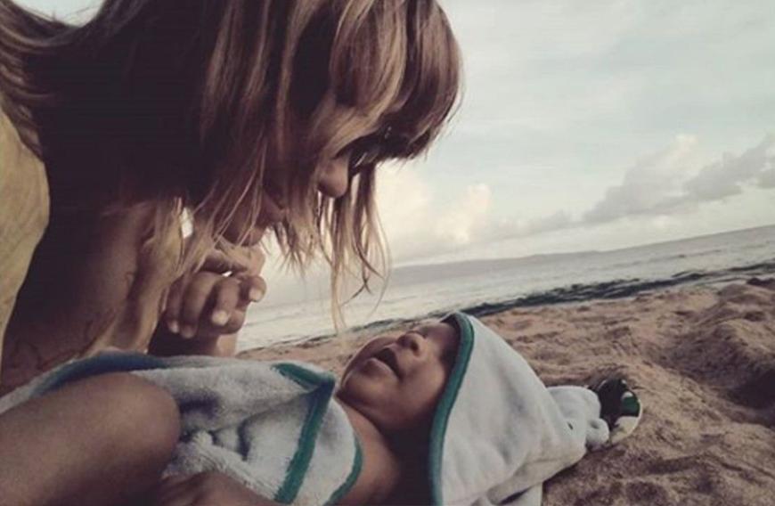 ... die Mutter des kleinen Ocean zeigte via