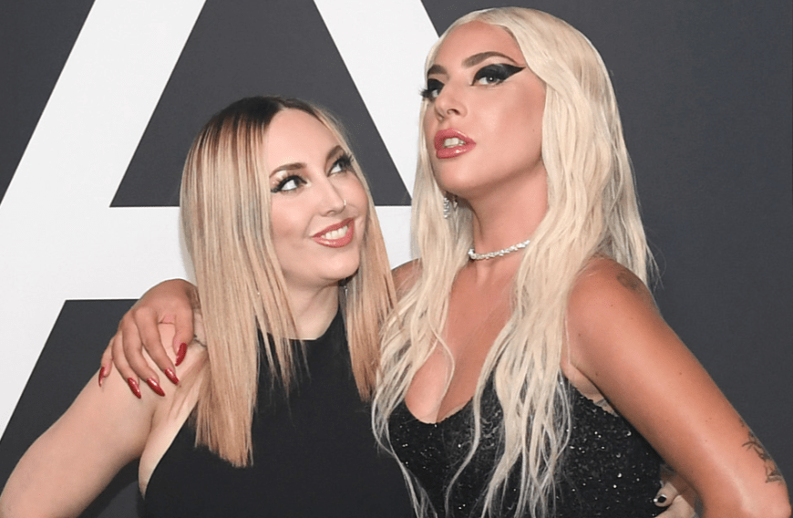 Lady Gaga arbeitet seit über zehn Jahren mit Visagistin Sarah Tanno zusammen.