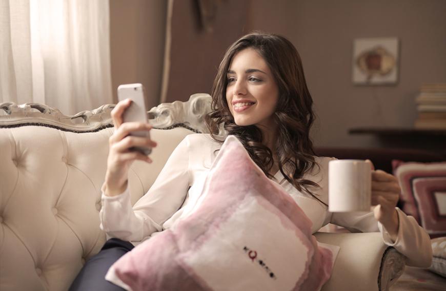 Am Wochenende wartet mit der Glow@home ein cooles Couch-Programm auf dich