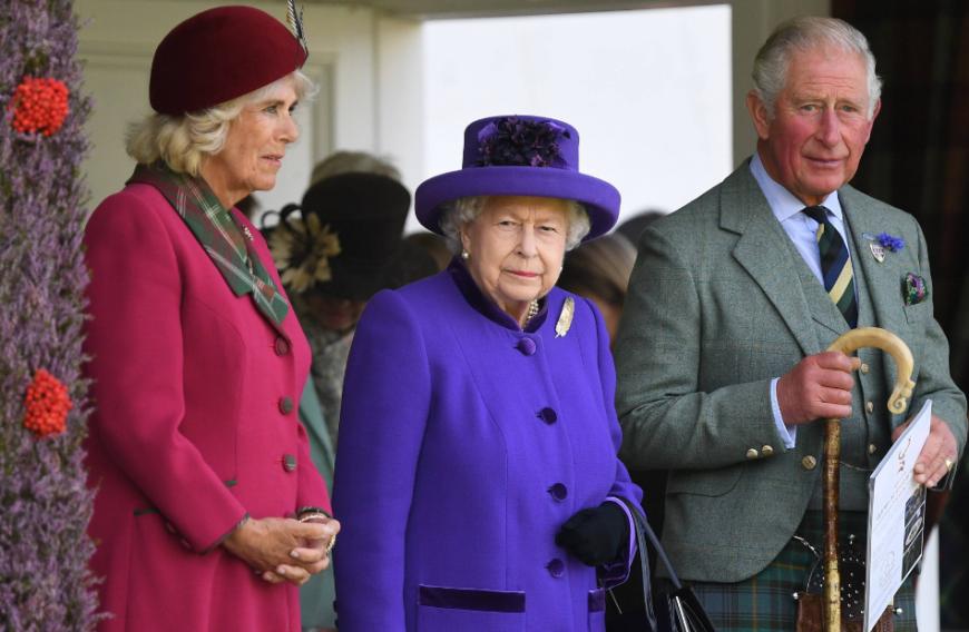 Unterstützung können Kate und William in der aktuellen Krisenzeit nicht erwarten: Prinz Charles, Herzogin Camilla, die Queen und Prinz Philip befinden sich aus Schutz vor dem Coronavirus in Selbstisolation.