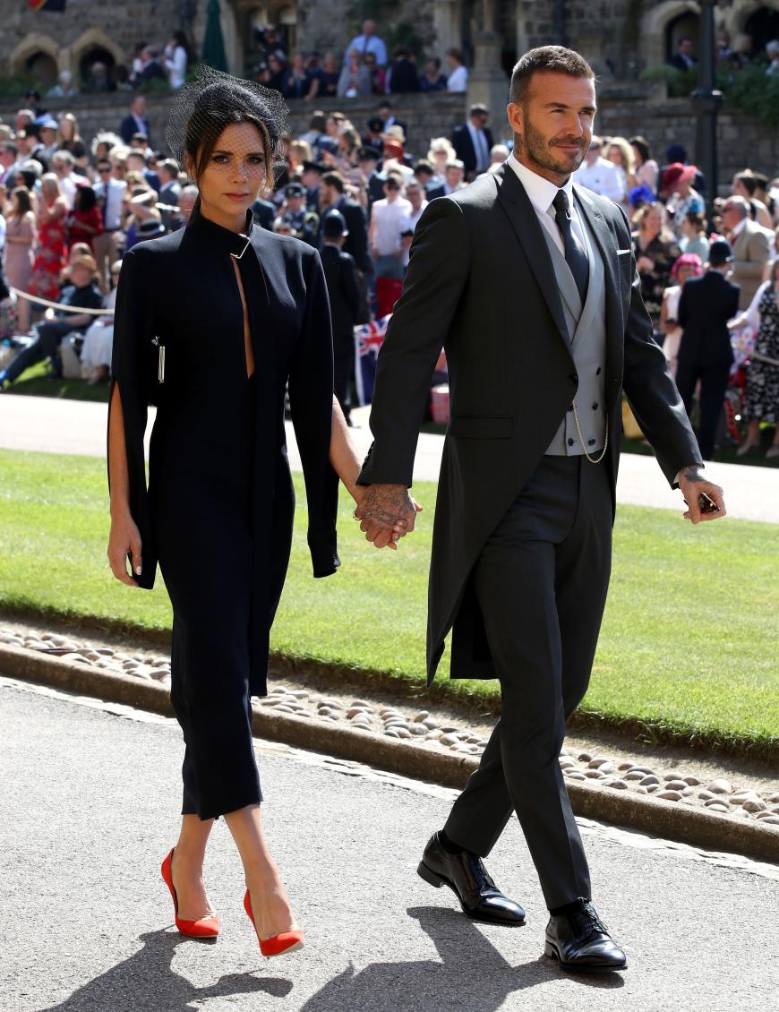 ... lassen sie sich angeblich ein Haus neben den Beckhams bauen.
