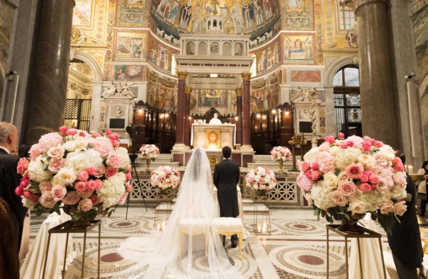 Es ist der Traum vieler Frauen, einmal eine eigene Märchenhochzeit feiern zu dürfen. Mit einem Prinzessinnenkleid, einer prunkvollen Kirche und zahlreichen Gästen.