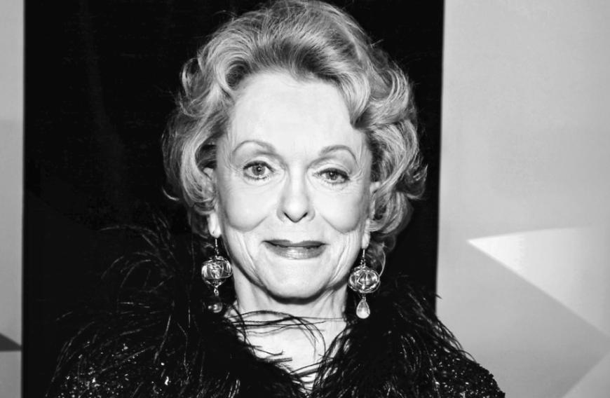 Traurige Nachrichten aus Hollywood: Schauspielerin Shirley Douglas ist Anfang April im Alter von 86 Jahren verstorben, wie ihr Sohn, der Schauspieler Kiefer Sutherland, mit einem rührenden Statement öffentlich machte: