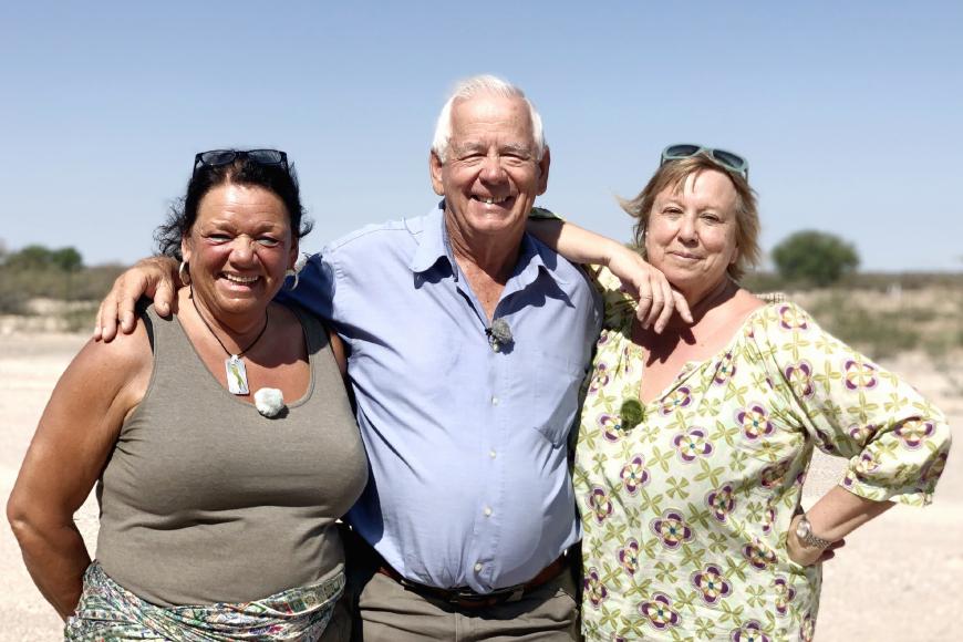 Nun wünscht sich der Landwirt eine neue Frau an seiner Seite. Freia (l.) und Edith haben es ihm angetan.