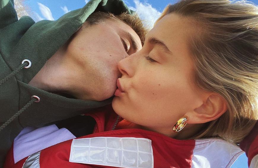 Verliebt, verlobt, verheiratet - Justin und Hailey können einfach nicht die Finger voneinander lassen ...