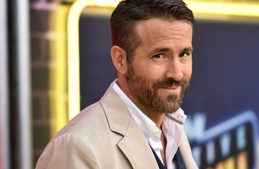 Ryan Reynolds vertreibt sich die freie Zeit während der Corona-Krise mit TV schauen ...