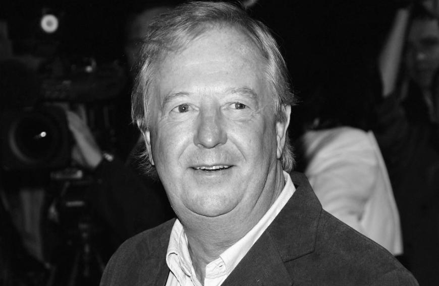 Traurige Nachrichten aus Großbritannien: Schauspieler und Comedian Tim Brooke-Taylor starb am 12. April im Alter von 79 Jahren an den Folgen einer Coronavirus-Infektion, wie sein Agent gegenüber dem Sender BBC bestätigte. Berühmt wurde er in Deutschland vor allem durch seine Rolle als nervöser Computerprogrammierer in dem Kinofilm