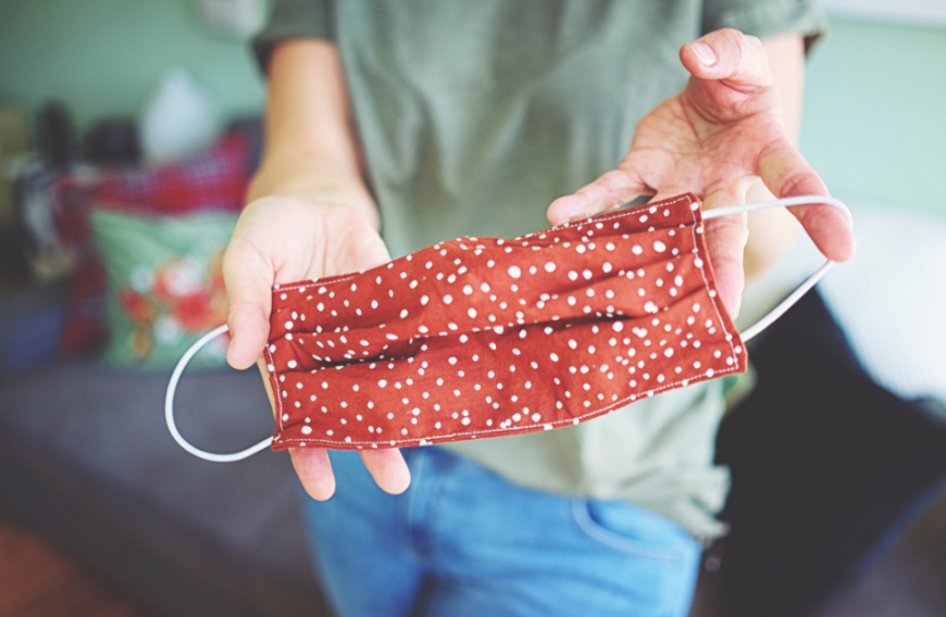 Du möchtest gerne private Verkäufer unterstützen? Dann sind Etsy und Amazon Handmade die richtigen Shops für dich! Hier findest du eine große Auswahl von Produkten, die Zuhause in Handarbeit gefertigt wurden.