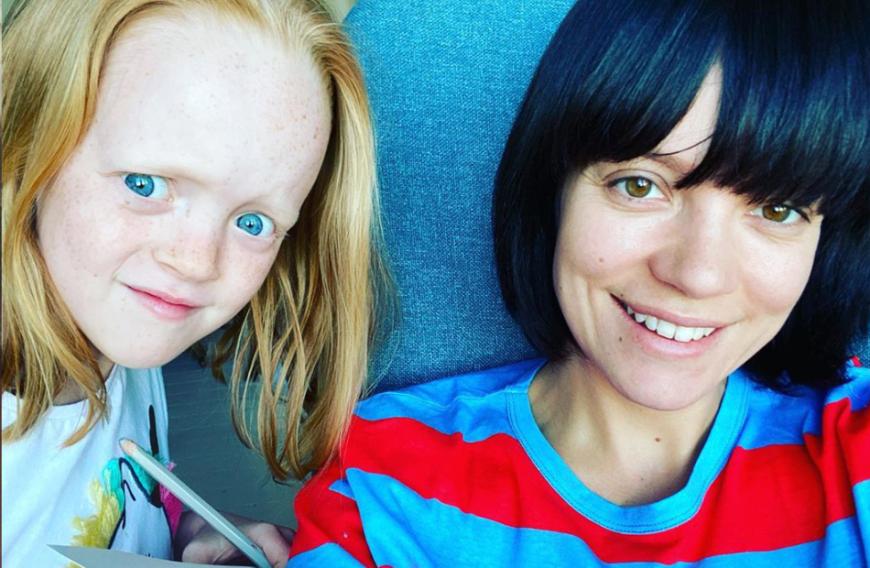 Seltener Anblick: Lily Allen zeigte sich im Netz jetzt mit Töchterchen Ethel.