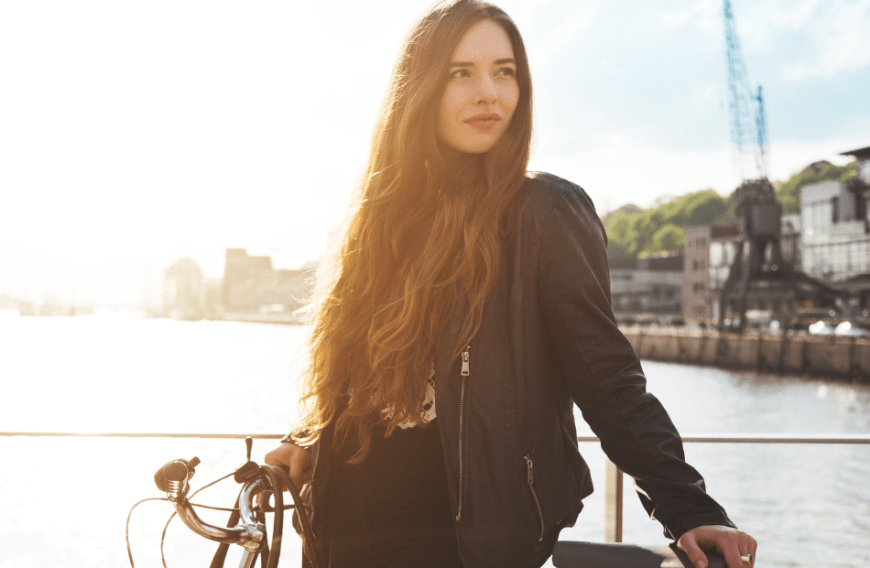 Lange Haare zählen neben schönen Wimpern und makelloser Haut zu den absoluten Beauty-Goals vieler Frauen ...