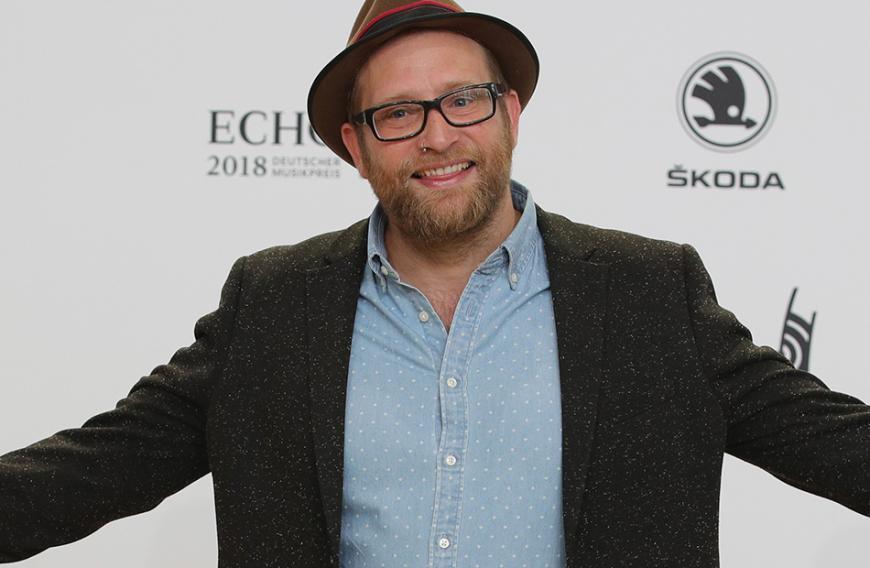 Sänger Gregor Meyle steckte im Drachenkostüm.