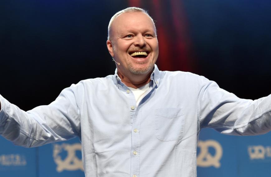 Bis zum Schluss hofften viele Fans, dass Ex-Entertainer Stefan Raab unter dem Kostüm steckt ...