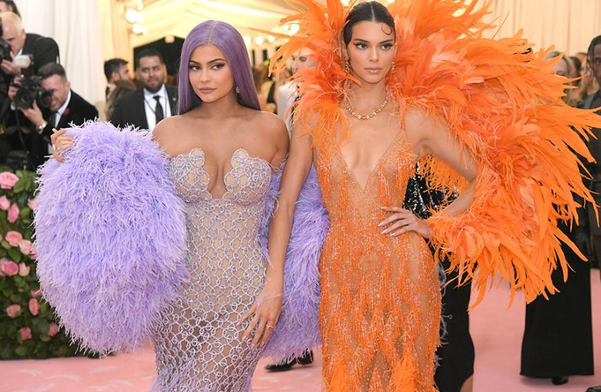 Angeblich sind Kylie (links) und Kendall Jenner als einzige Familienmitglieder finanziell selbstständig - müssen sie jetzt etwa einspringen?