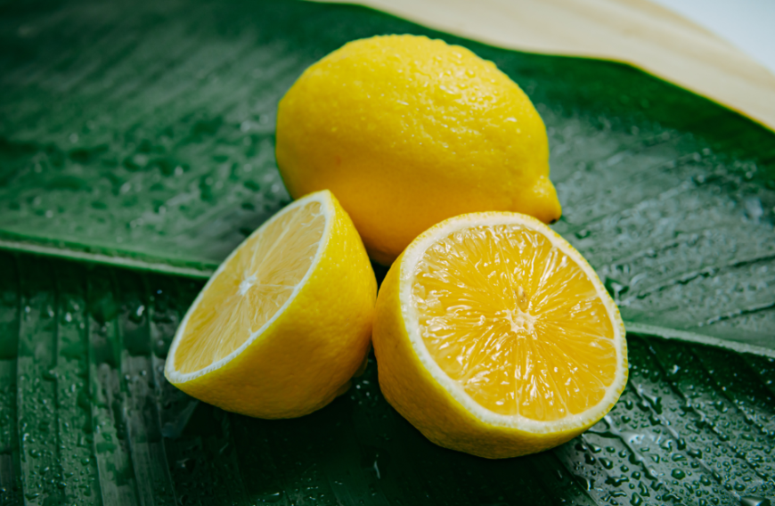 Neben Vitamin C enthält die Creme auch Hyaluron, Retinol, Vitamin E und Co – alles Wirkstoffe die einen tollen Anti-Aging-Boost versprechen.