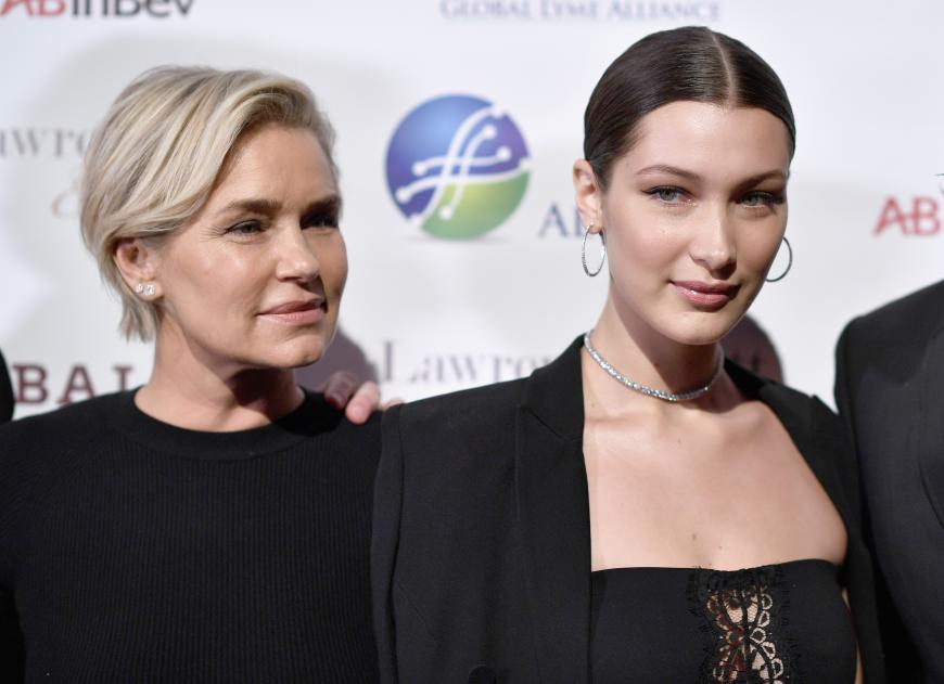 Besonders Mutter Yolanda und Schwester Bella sollen trotz der Schwangerschaft der 25-Jährigen gegen eine Verlobung sein.
