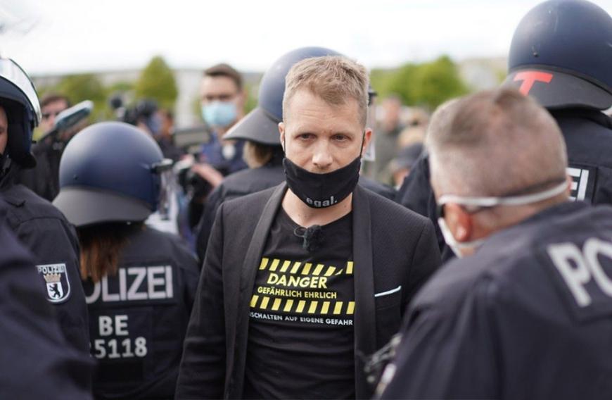 Oliver Pocher wurde in Berlin von der Polizei abgeführt.