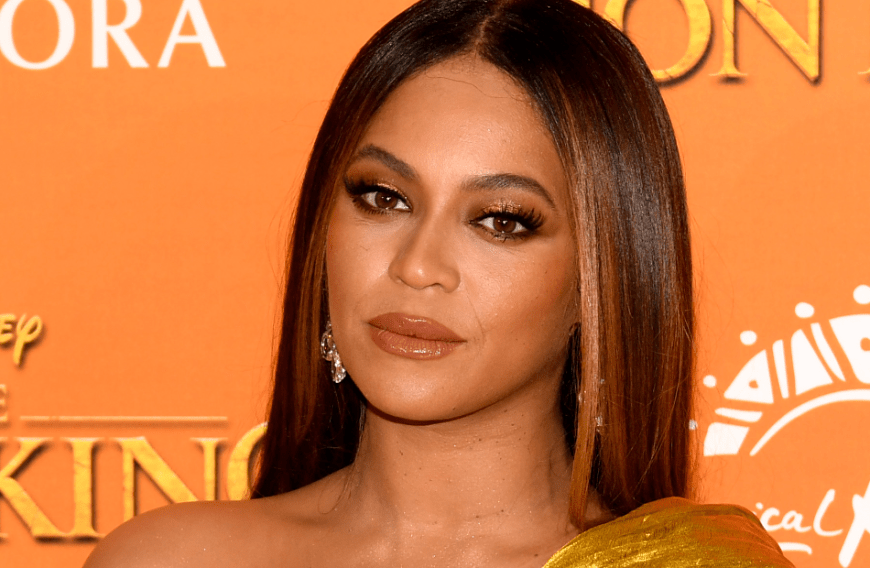 Beyoncé zaubert sich mit einer Drogerie-Mascara einen tollen Schwung und mehr Länge ...