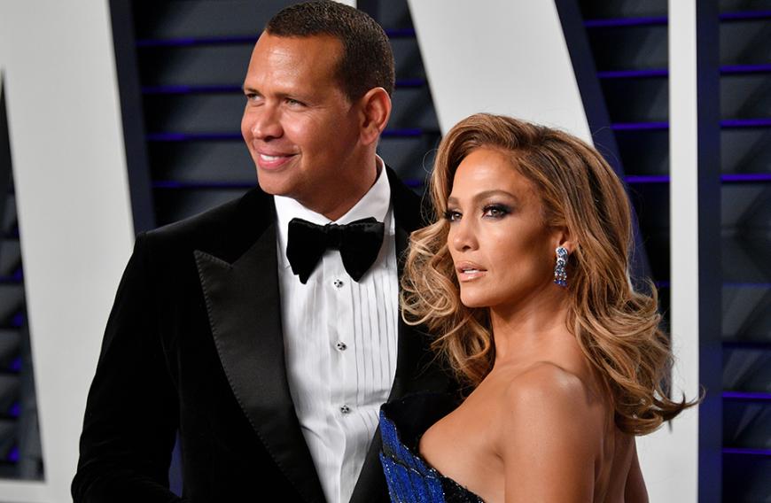 Eigentlich wollte sich das Paar im Sommer in Italien das Ja-Wort geben. Doch nun wurde die Trauung von Jennifer Lopez und ihrem Verlobten Alex Rodriguez wegen Corona abgesagt.
