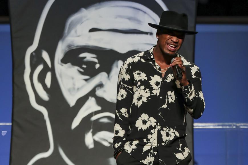 Sänger Ne-Yo kämpfte während seines Auftrittes mit den Tränen.