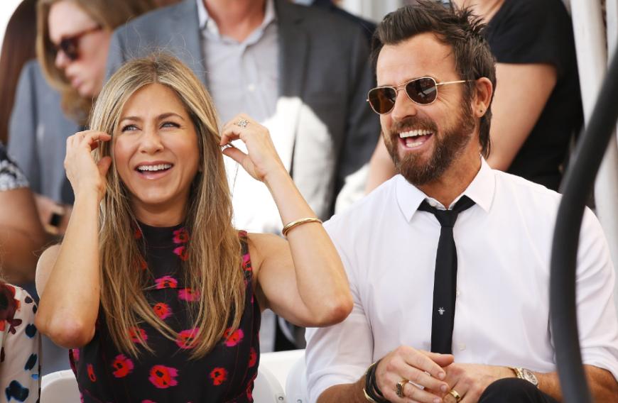 Zeit, dass Jennifer Aniston zum Gegenschlag ausholt – sie flirtet wieder mit ihrem Ex-Mann Justin Theroux.