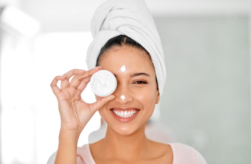 Mit den richtigen Anti-Aging-Tricks können wir uns im Nu ein paar Jahre jüngern schummeln.