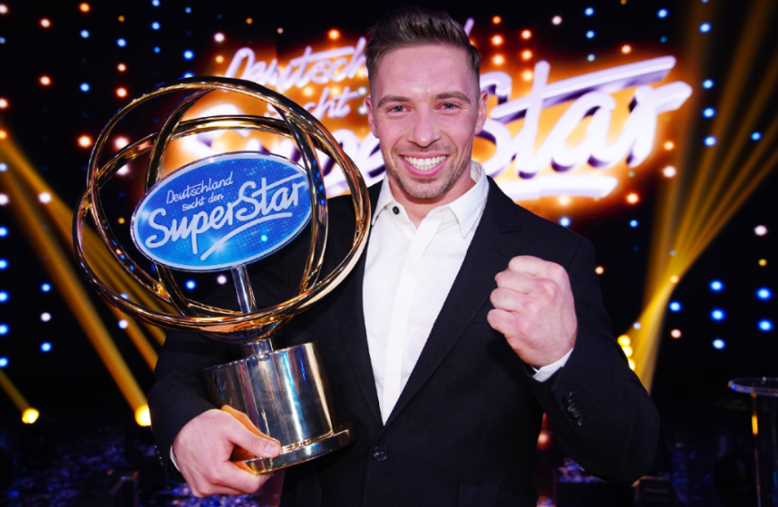 Seit seinem DSDS-Sieg ist der 26-Jährige auf der Überholspur und hat sich in der Schlagermusik-Szene längst etabliert.