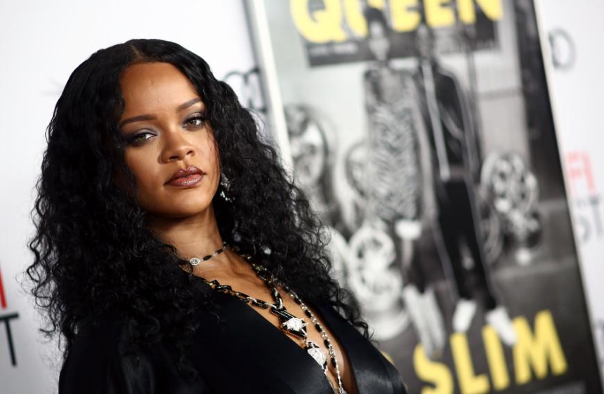 Die R ’n’ B-Queen Rihanna macht aus ihrer Villa in den Hollywood Hills eine Großraumdisco.