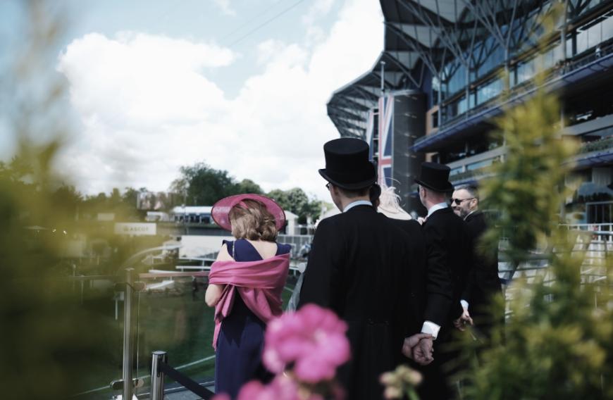 Queen Elizabeth wird erstmals seit 68 Jahren nicht beim Pferderennen in Ascot im Stadion dabei sein.